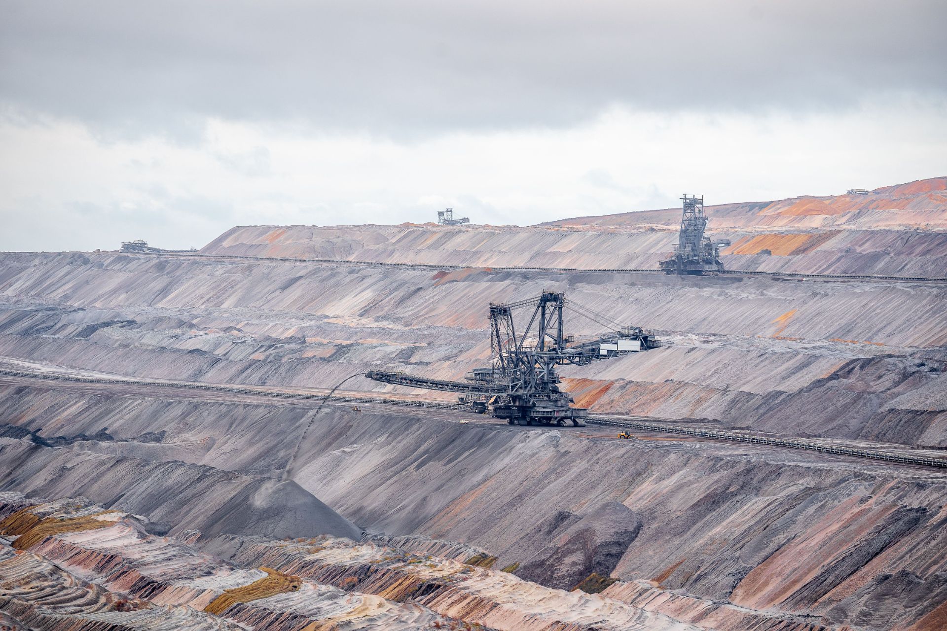 Mineral processing plant with haul road