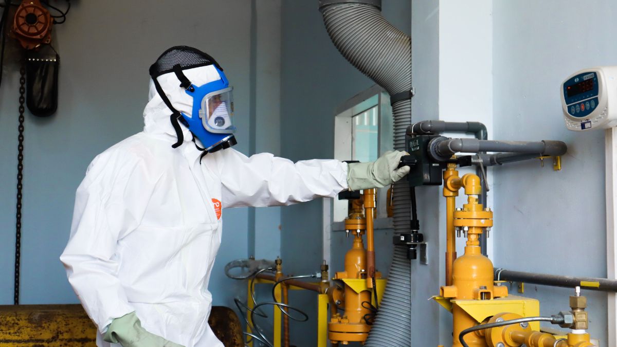 Full face respirator, SCBA set and portable gas monitor
